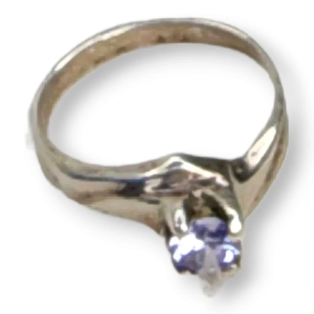 Vintage Solitaire Ring 925 Sterling Silver Size 7.25 Purple Stone Bypass Band